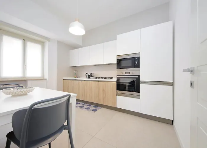 Welcome In Vatican Vista With Balcony Apartament *